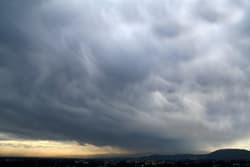 Illustration zum Wetterbegriff Anafront