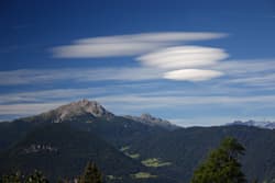 Illustration zum Wetterbegriff Föhn