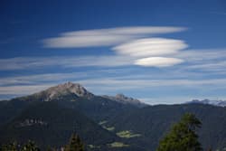 Illustration zum Wetterbegriff Föhnwolke