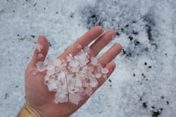 Illustration zum Wetterbegriff Hagelschießen