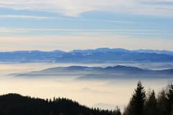 Illustration zum Wetterbegriff Maskierte Kaltfront