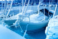 Illustration zum Wetterbegriff Schwarzer Frost