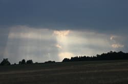 Illustration zum Wetterbegriff Wasserziehen der Sonne