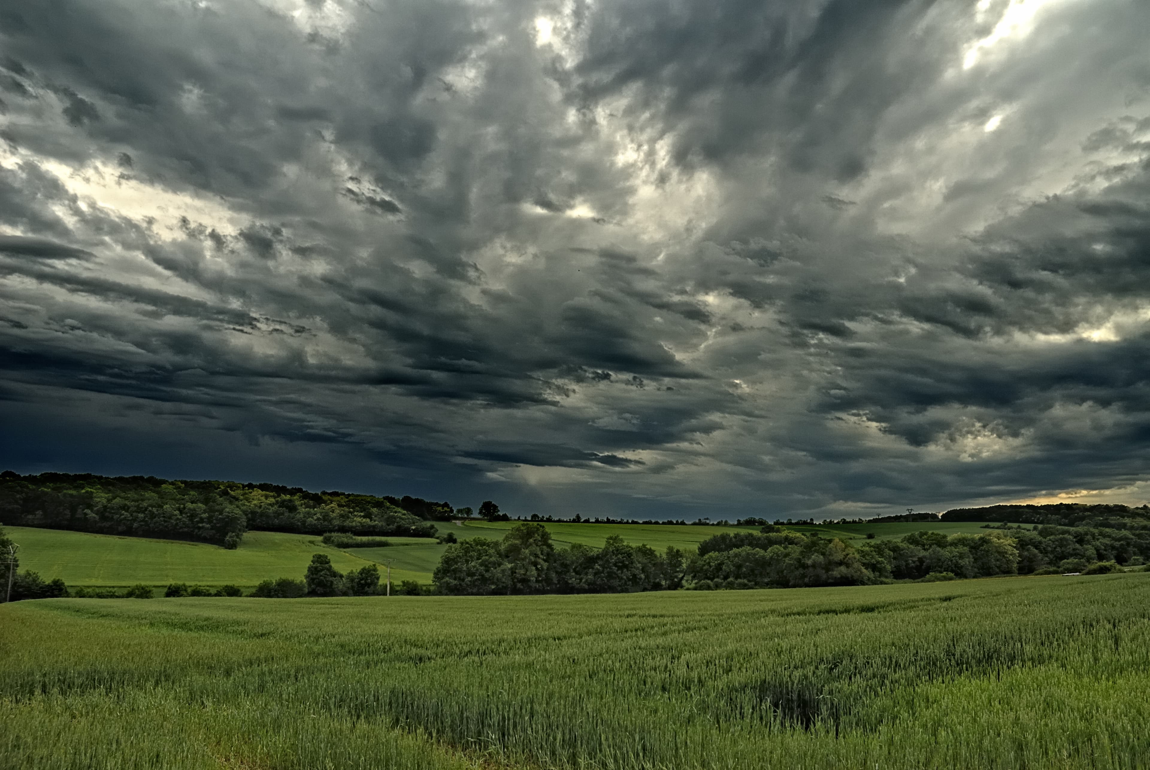 Unwetter im Anmarsch: Ein turbulenter Wochenauftakt