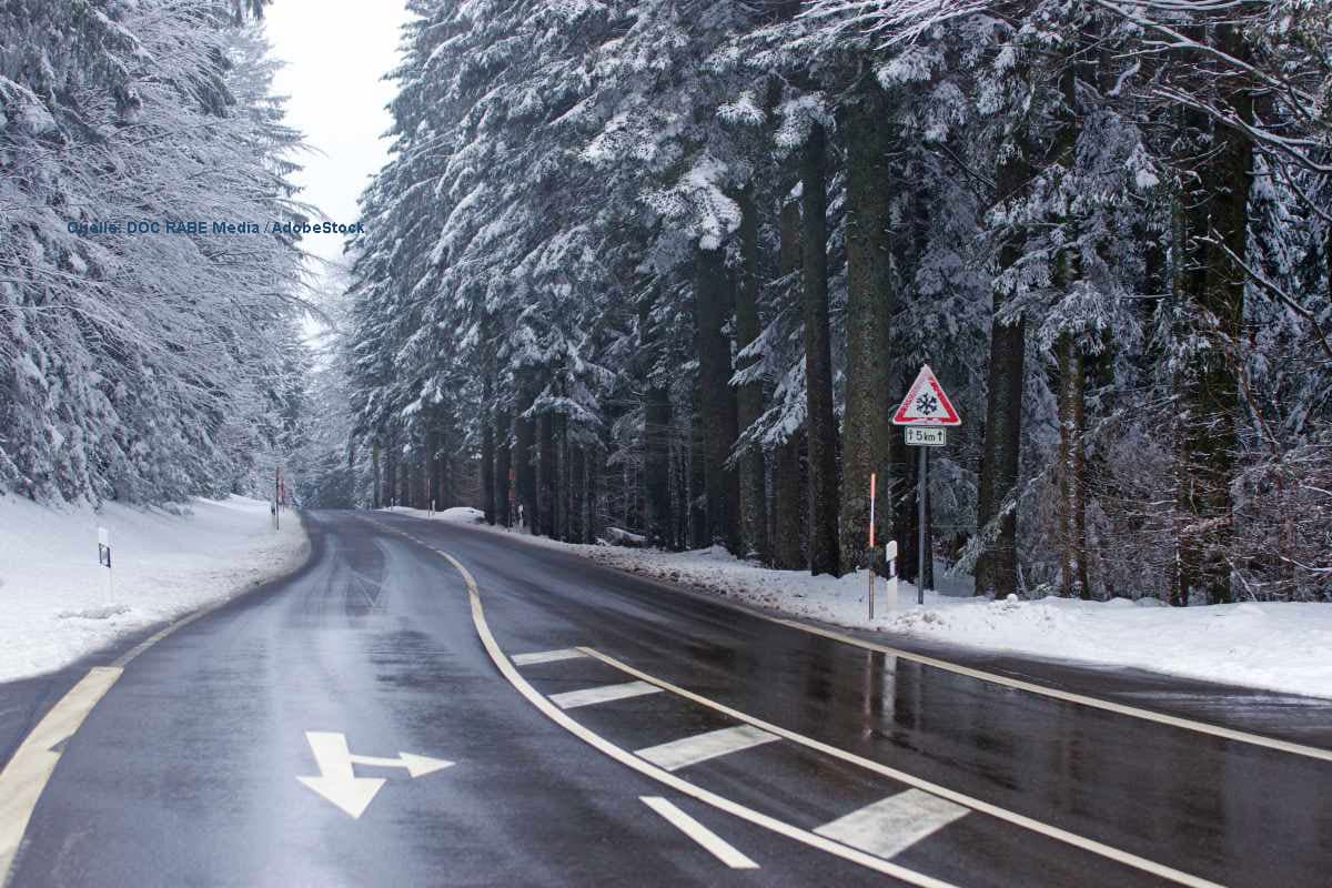 Schnee, Schauer und Gewitter