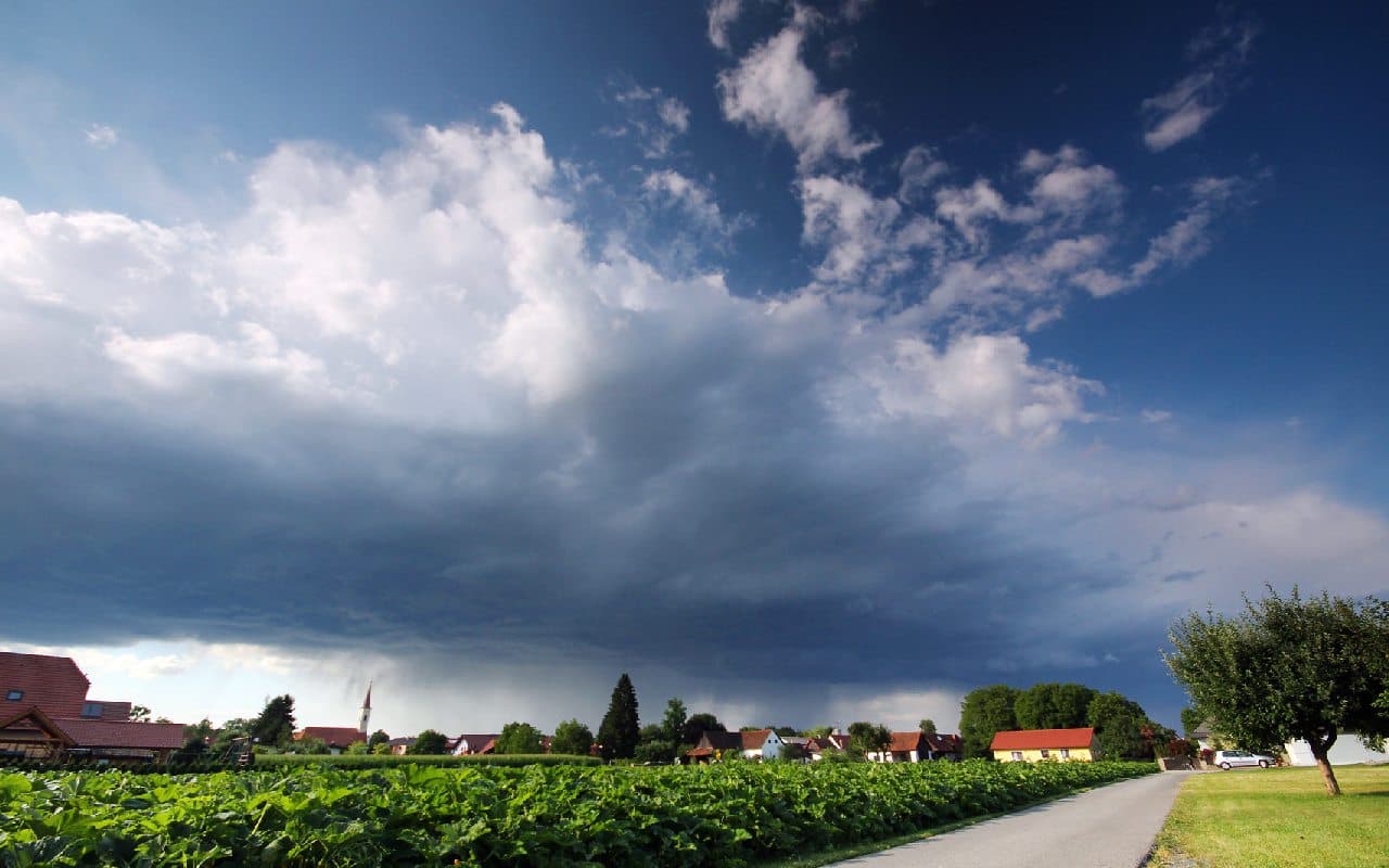 Erst leichte Abkühlung durch Unwetter, dann erneute Mini-Hitzephase