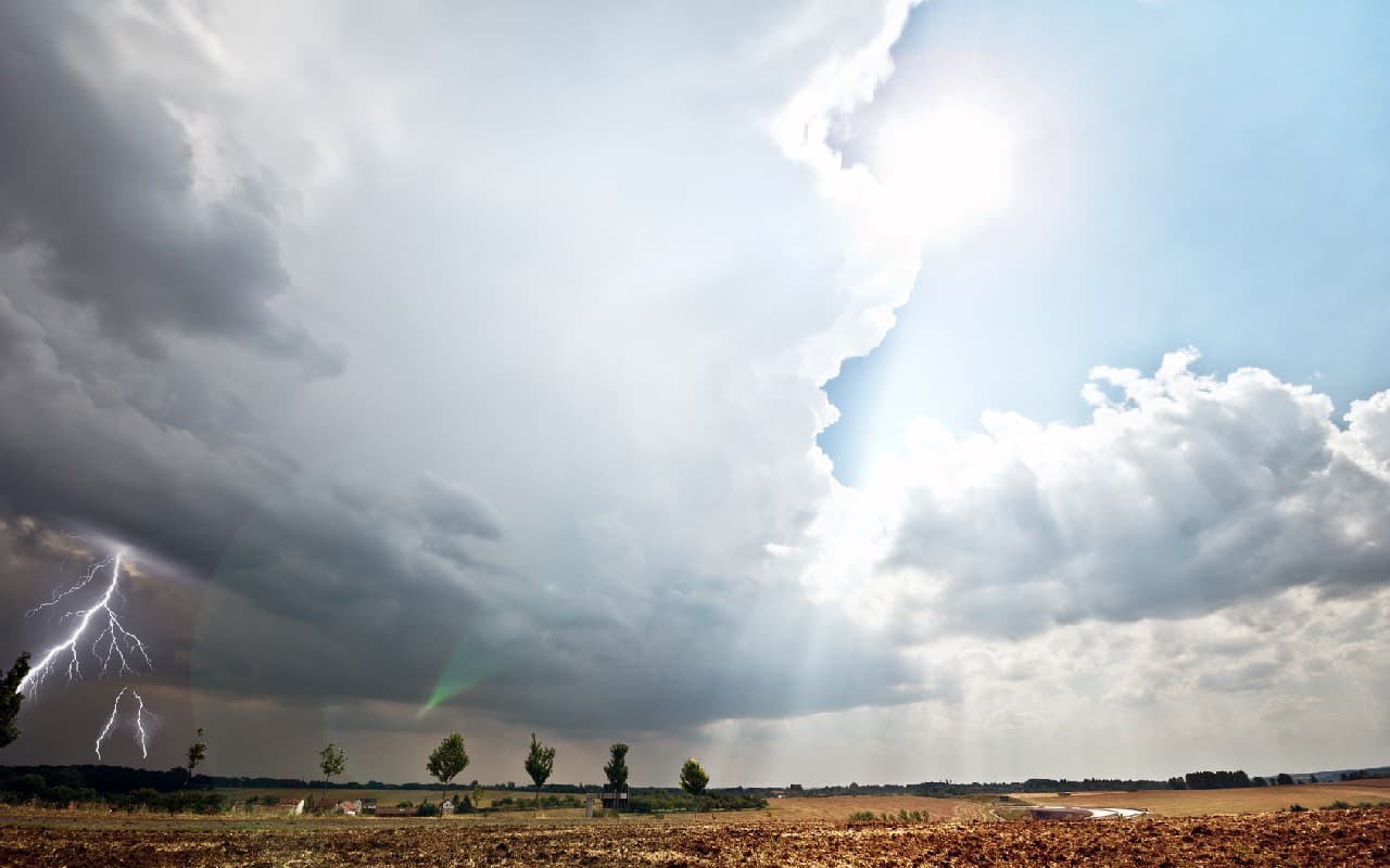 Erste Schauer und Gewitter