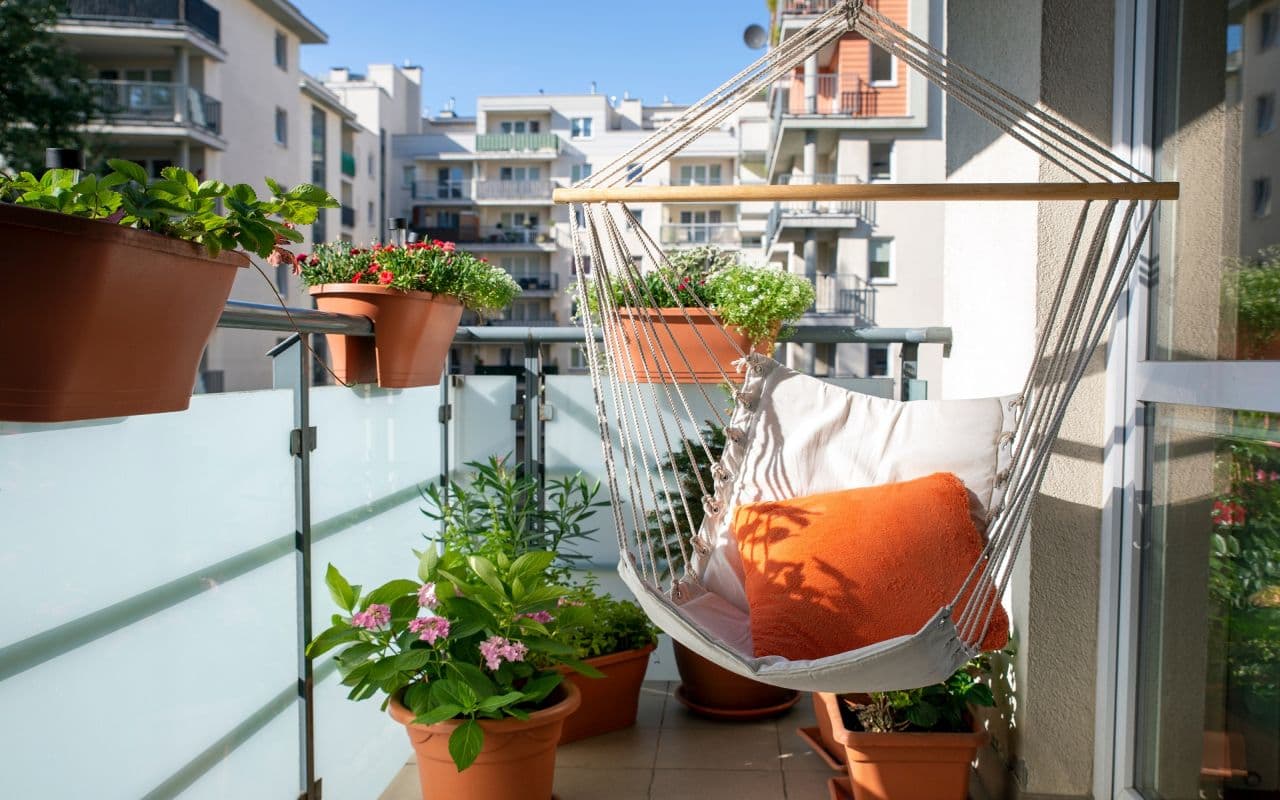 10 Tipps, um das Wetter auf dem Balkon zu genießen