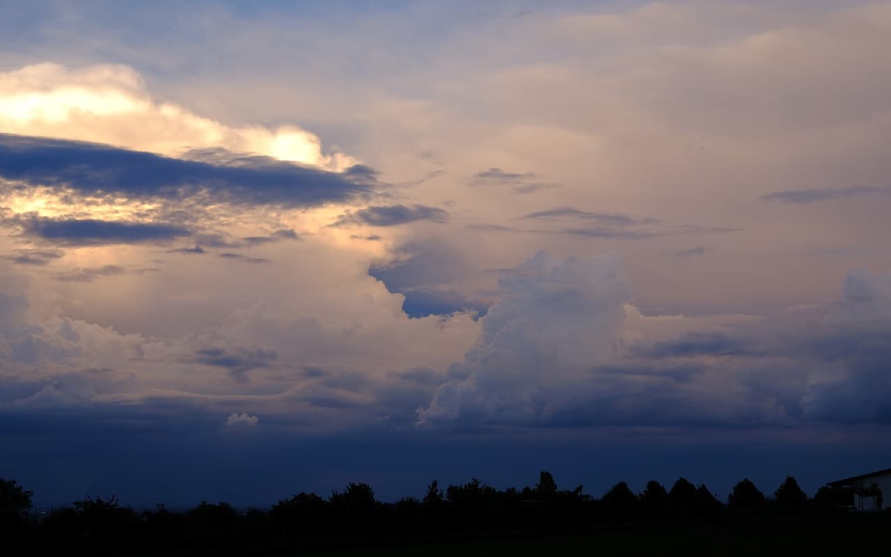 Schwülheiß mit Unwettergefahr