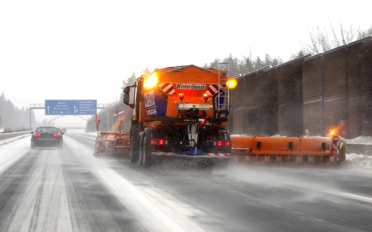  Achtung Autofahrer: Der Winter schlägt zu! 